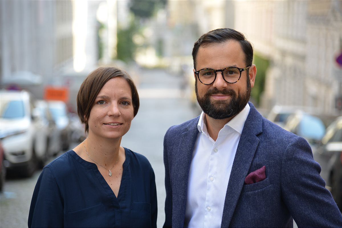 v.l.n.r. Petra Lehner, Prokuristin UFH; Robert Töscher, Geschäftsführer der UFH