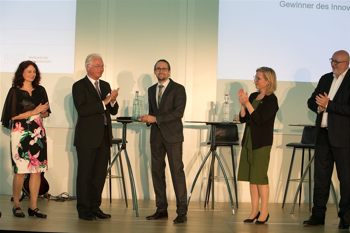 Bernhard Girstmair ist Sieger des Innovationspreises der Bahnindustrie.