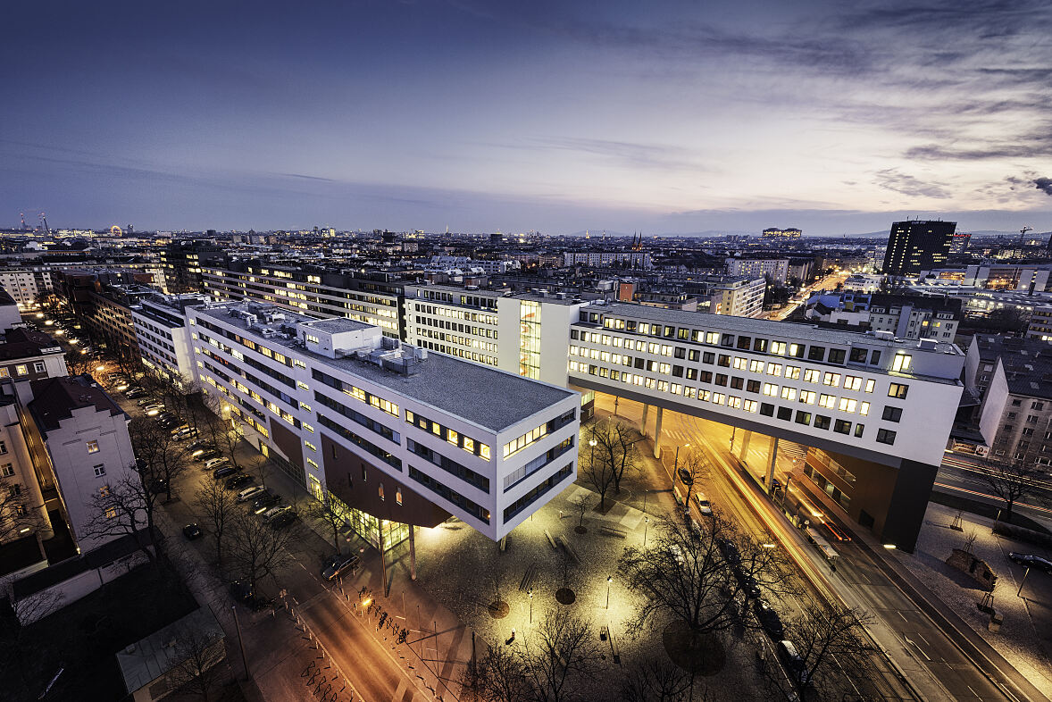 FH Technikum Wien bei Nacht